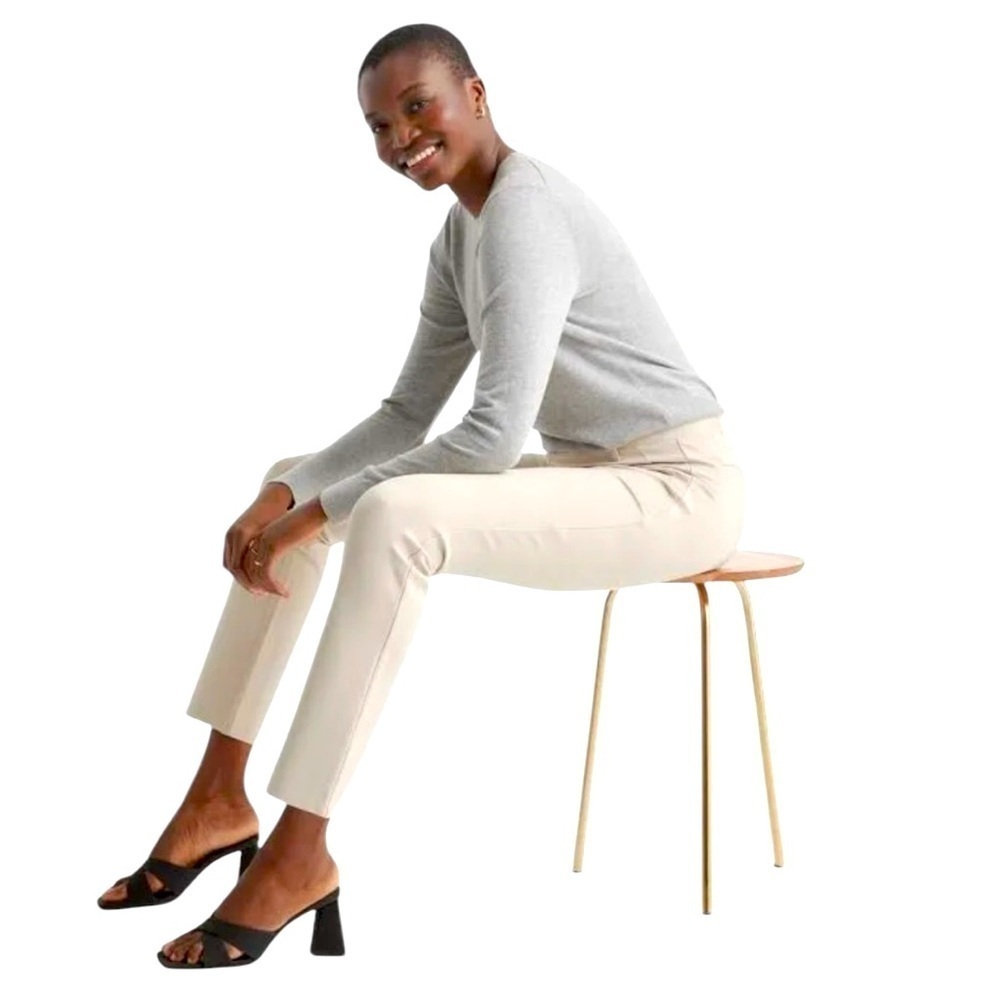 Ivory Ecru cigarette leg trousers size 0 in excellent like-new condition